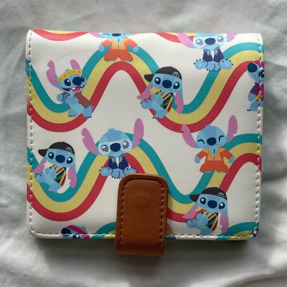 Loungefly - Stitch Rainbow Wallet - Picture 2 of 5